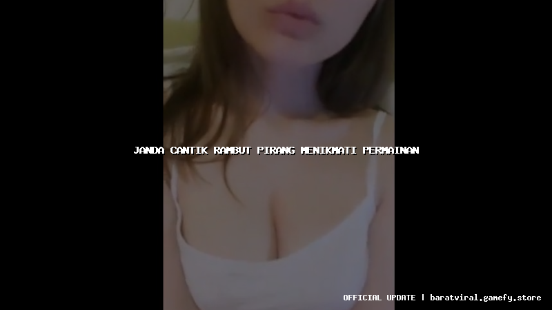 janda cantik rambut pirang menikmati permainan